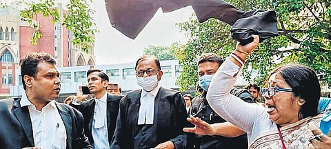 P Chidambaram being heckled by Congress lawyers in Kolkata | special arrangement