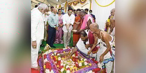 Chief Minister YS Jagan Mohan Reddy lays the foundation stone for Padmavathi Children Super speciality Hospital in Tirupathi on Thursday. (Photo | EPS)