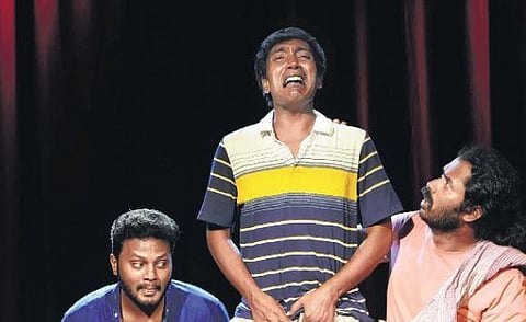 Comedy in continuum on stage