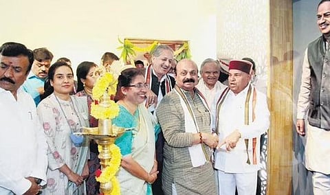 Governor Thaawarchand Gehlot, CM Basavaraj Bommai, Adamya Chethana Managing Trustee Tejaswini Ananth Kumar and others at the inauguration of the Anantha Prarana Kendra at Jayanagar in Bengaluru