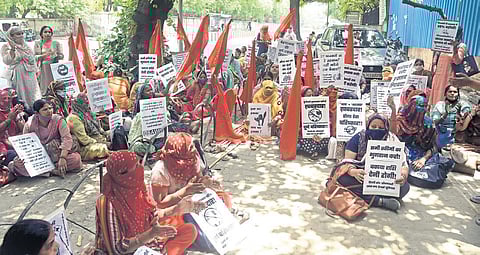 Anganwadi workers protest near Chief Minister Arvind Kejriwal’s residence demanding better working facilities | parveen negi