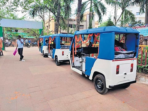 E-rickshaws parked outside the district headquarters hospital | Express