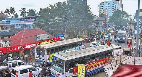 The busy Sreekaryam Junction in Thiruvananthapuram. (Photo | EPS)