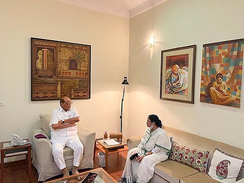 TMC chief and West Bengal CM Mamata Banerjee met NCP chief Sharad Pawar at his residence, in Delhi on Tuesday. (Photo | ANI Twitter)