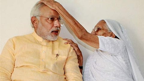 PM Modi and his mother Hiraba (File|PTI)