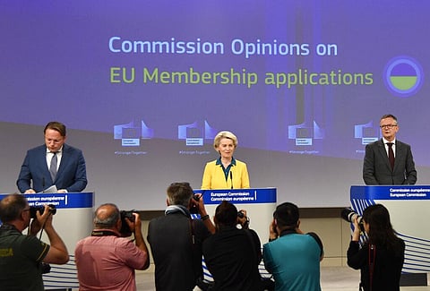 European Commission President Ursula von der Leyen (center) and European Commissioner for Neighborhood and Enlargement Oliver Varhelyi (left) at EU headquarters in Brussels. (Photo| AP)