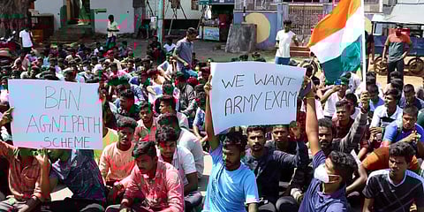 Hundreds stage protest opposing Agnipath scheme in Vellore