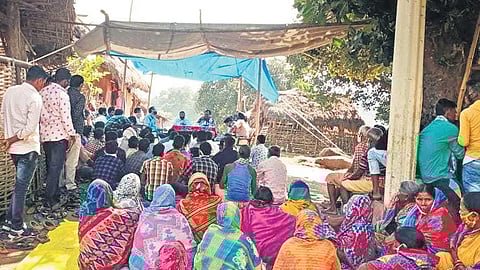 Forest officials holding a meeting with villagers of Asanbahal in Satkosia.