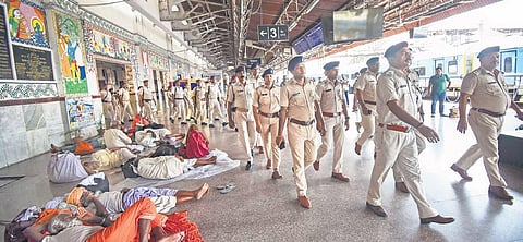 Police keep vigil at Patna Railway Station amid protests against Agnipath | PTI