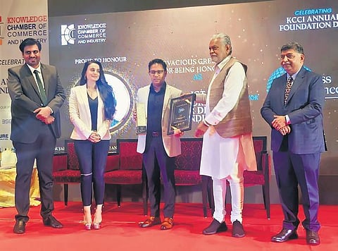 Sujai Karampuri, MD, T-Fiber receives the award from Union Minister of Fisheries, Animal Husbandry and Dairying Parshottam Rupala