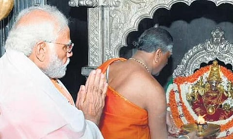Prime Minister Narendra Modi offers prayers to Goddess Chamundeshwari atop the Chamundi Hills in Mysuru on Monday evening