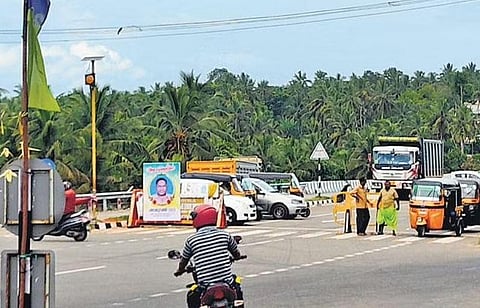 The NH bypass road from Kovalam to Mukkola blocked by the authorities | Photo Courtesy: Prameesh