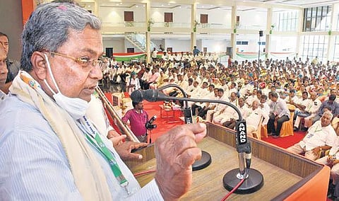 CLP leader Siddaramaiah speaks at  a  Congress meeting  in Mysuru  on Thursday | Udayashankar S