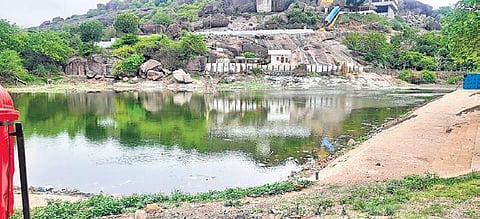 The sacred Padmakshi Gundam in Hanamkonda welcomes the pilgrims with garbage, litter and alcohol bottles | Express