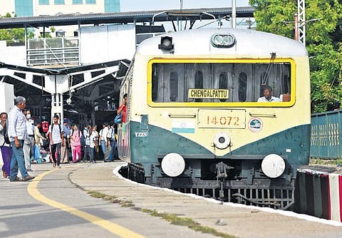 Daily delay of trains on the single track route on Chengalpattu-Kancheepuram section varies between 15 and 45 minutes. (Photo | Ashwin Prasath, EPS)