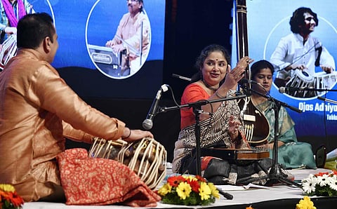 Vocal artiste Ruchiro  Panda, along with Vyasmurti Katti and Rajendra Nakad, performs during the ‘Saawan Aayo’ event at Ravindra Bharati in Hyderabad on Sunday. (Photo| Vinay Madapu, EPS)