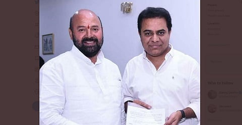 From left MLA Muthireddy Yadagiri Reddy with KTR (Photo | Twitter/ @KTR)