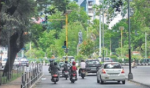 Vellayambalam: The white wayside inn