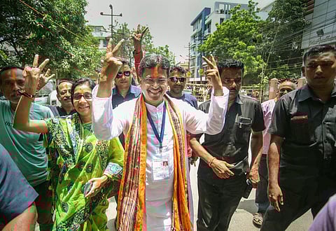 Tripura Chief Minister Manik Saha flashes the victory sign during the Tripura Assembly bypolls, in Agartala, on June 26, 2022. (Photo | PTI)