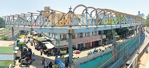 Skywalk connecting Mambalam railway station and T Nagar bus stand under construction. (Photo| R Sathish Babu, EPS)