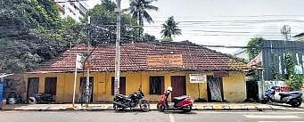 This used to be the building where British stored their cannons. Now it houses Abalasaranam Girls Industrial School
