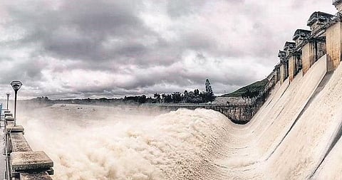 Residents and shop owners on Azad Road of Sakleshpur town were put to hardship as the entire area was submerged in Hemavathi river water.