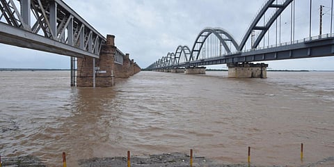 A swollen Godavari river at Pushkar Ghat in Rajamahendravaram. (Photo| EPS)