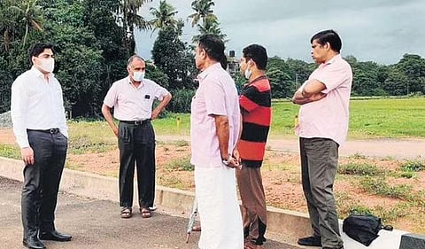 RBDCK managing director S Suhas discussing the Seaport-Airport road project with the team on the HMT stretch in Kalamassery