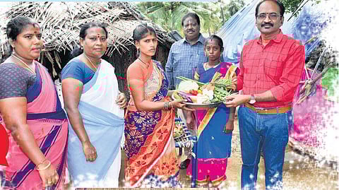 Dr V Soundarrajan hands over nutritious food to expectant mothers | Express