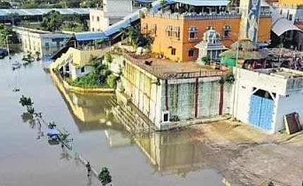 Flood level in the River Godavari crossed 70 feet at Bhadrachalam on July 16, the highest in 32 years | EXPRESS