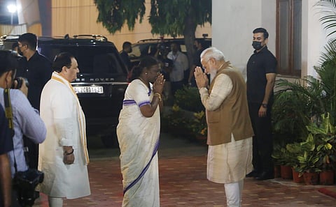 Prime Minister Narendra Modi congratulates Droupadi Murmu on being elected as the new President, at her residence in New Delhi, on July 21, 2022. (Photo | Shekhar Yadav, EPS)