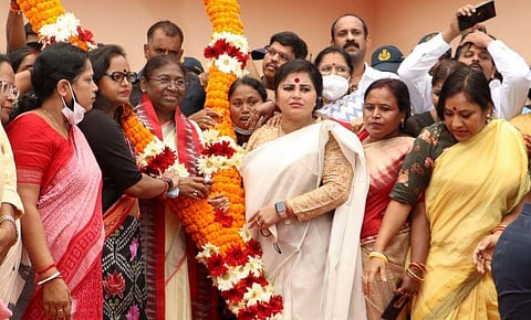 NDA Presidential candidate Droupadi Murmu being welcomed during her campaign in Bhubaneswar. (Photo | EPS)