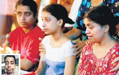 Harinarayanan’s mother and siblings beside his body when it was brought home after postmortem examination on Thursday | T P Sooraj