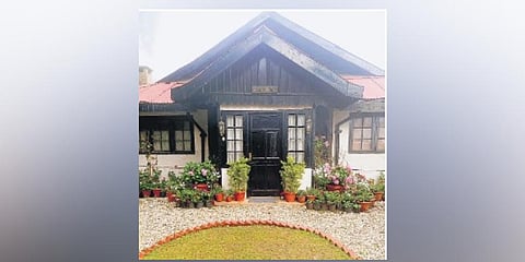 The facade of the Jungle House.