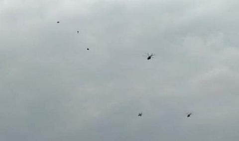 Congress workers released balloons as a mark of protest against the failure of the Centre to fulfill the assurances made to the State. (Photo | Special arrangement)