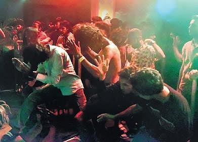 Music lovers tripping at a concert by rock band Eettillam |  A Sanesh
