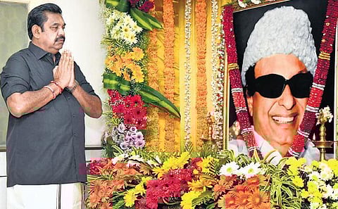 Edappadi K Palaniswami paying tributes to AIADMK founder MG Ramachandran on the occassion of his 33rd death anniversary, at camp office in Chennai. (Photo| EPS)