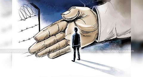 A panchayat body in the Tarwan village of Koderma district has reportedly imposed a social boycott on three members of a family.