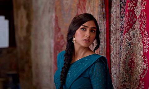Mrunal Thakur in 'Sita Ramam'.