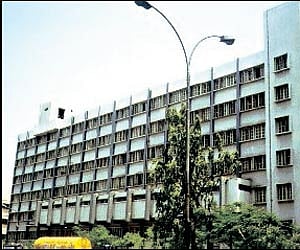 Patients squirm in pain as ragged roads add to their agony at KMC hospital