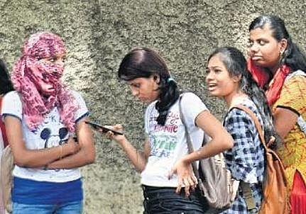 TN girls to get Rs 1k education aid on 7th of every month