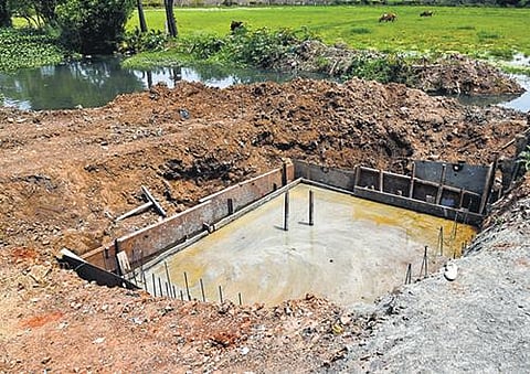 The interception well that is being constructed at Amman Nagar in Woraiyur | m k ashok kumar
