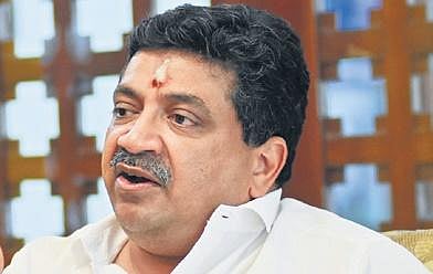 Separate Army from politics, says PTR