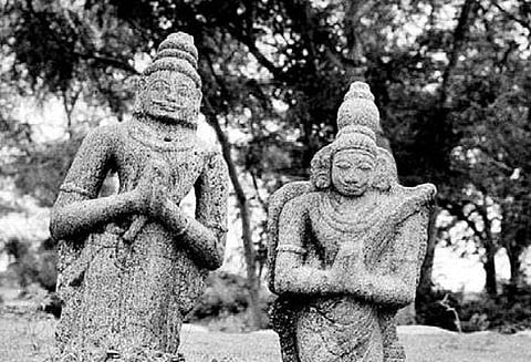 The statues of Chola kings from the 12th century that went missing from Neivenai village in Ulundurpet taluk of Kallakurichi | EXPRESS