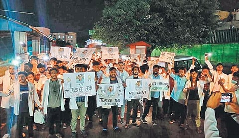 Paramedical students of od AIIMS continued their strike demanding a hostel for them. (Photo | Express)