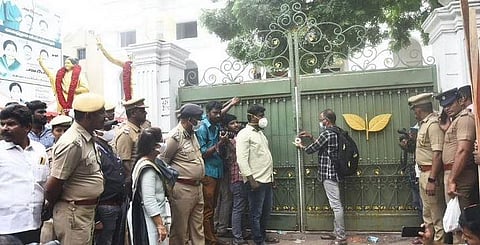 File photo of the revenue department officials sealing the AIADMK headquarters at Royapettah. (Photo | EPS)
