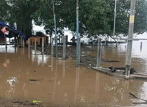 Flood situation at Tanelanka in Dr BR Ambedkar Konaseema district on Thursday | Express