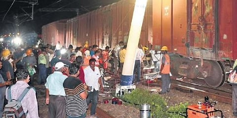 ​  At least five wagons of a goods train enroute from Chakradharpur division to Vizianagaram derailed at Bhubaneswar railway station’s yard on Monday evening | Express  ​