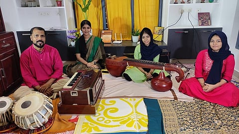 Mukkam Saleem with his daughters Suhana, Nashidha and Liyana