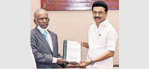 Justice A Arumumughaswamy hands over report to CM MK Stalin| Express